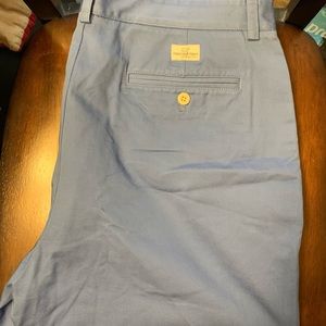 Men’s classic fit never worn but tag removed